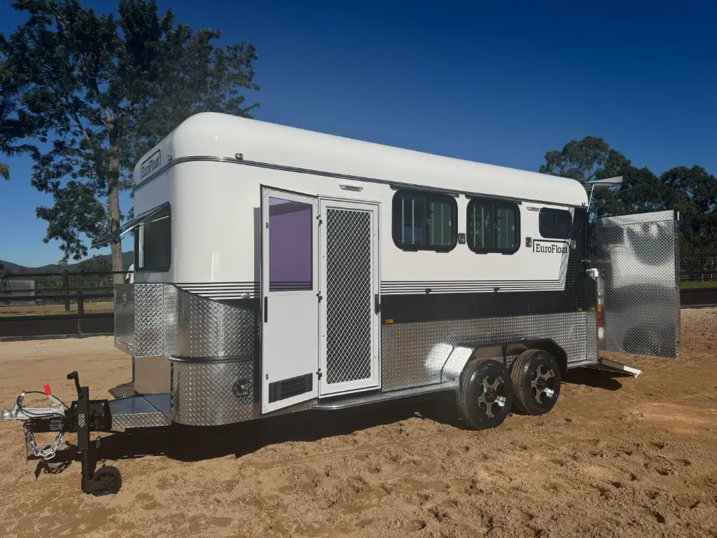 2HAL-O SN (2.O) 4900 RB DIVIDING WALL 651.A (Kerb)